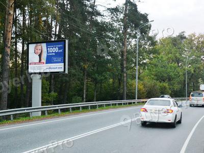 Рекламная конструкция Рублёво-Успенское шоссе, км 04+400, право, в Москву, 2,5 км после посёлка Барвиха, CB27 (Фото)