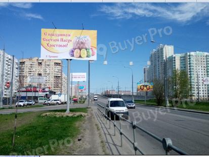 Рекламная конструкция Комсомольский пр-т, 1 км 765 м. от Октябрьского пр., левая сторона при движении в сторону проспекта Победы. Рядом с домом № 15 (Фото)