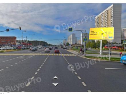 Рекламная конструкция Боровское шоссе, д. 38, на разделительном газоне (Фото)