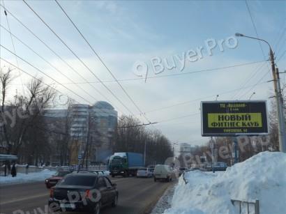 Рекламная конструкция Лескова ул., 17, 20м от пересечением с ул. Пионерской, напротив Областной клинической больницы, справа при движении к Наугорскому шоссе (Фото)